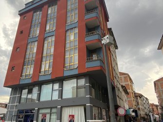 ÇARŞI İÇERİSİNDE 2+1 EŞYALI KİRALIK SIFIR TADİLATLI DAİRE