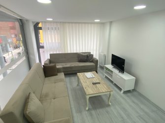 ÇARŞI İÇERİSİNDE 2+1 EŞYALI KİRALIK SIFIR TADİLATLI DAİRE